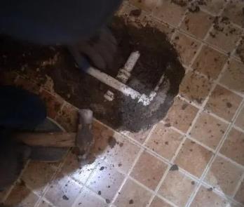 罗城卫生间漏水维修公司为您分享下卫生间渗水如何处理及注意事项